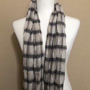 Women’s White & Gray Eddie Bauer Scarf